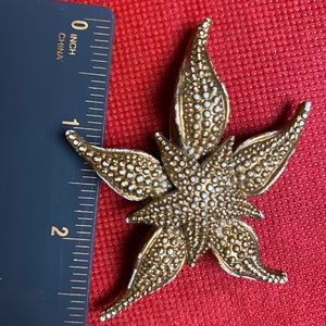 🔥BUNDLE ME🔥 80s/90s Vintage Gold Gilded Starfish Pin